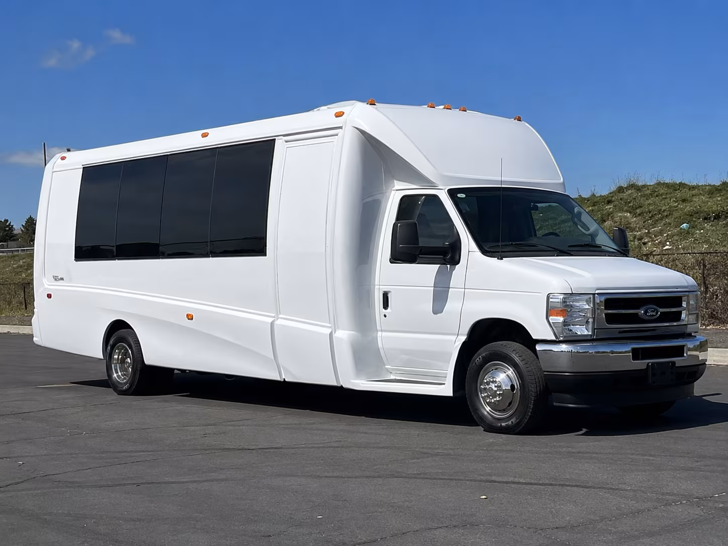 Yonkers Birthday, Sweet 16, & Quinceañera Transportation party bus exterior